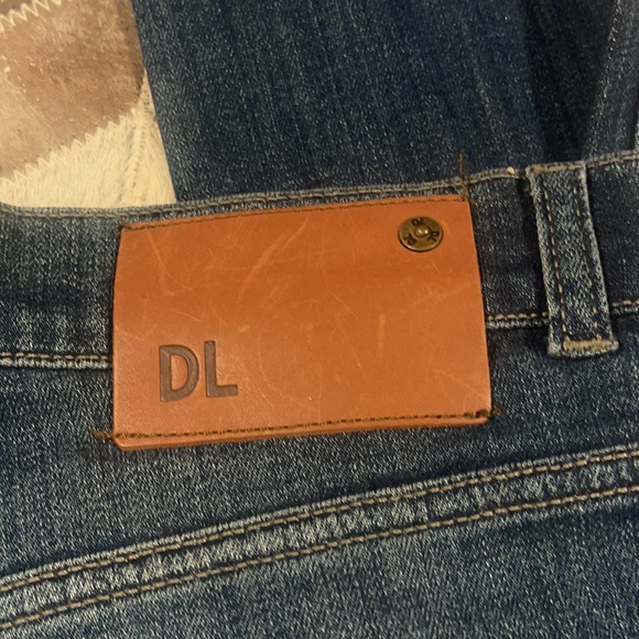 Jeans - Picture 5 of 6